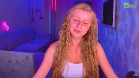 Snapshot of amaliaqueen999 chatting on 09.22.25 Amalia online show from 09.22.25