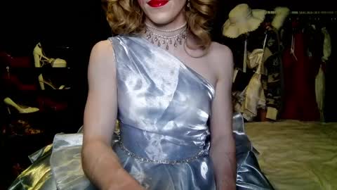 Snapshot of amaliecd chatting on 03.22.26 Amalie online show from 03.22.26