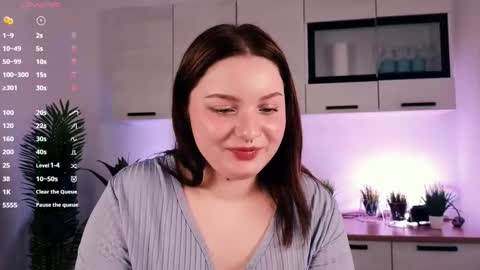Amaly  Follow me online show from 09.11.25