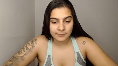 Snapshot of amanda5star chatting on 01.07.25 The queen of the biceps  online show from 01.07.25