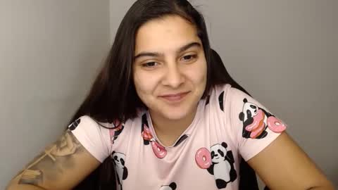 Snapshot of amanda5star chatting on 01.16.25 The queen of the biceps  online show from 01.16.25