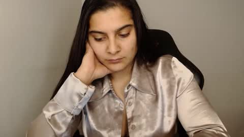 Snapshot of amanda5star chatting on 01.25.25 The queen of the biceps  online show from 01.25.25