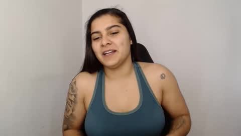 Snapshot of amanda5star chatting on 01.29.25 The queen of the biceps  online show from 01.29.25