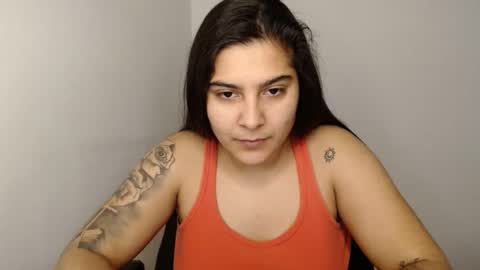 Snapshot of amanda5star chatting on 02.03.25 The queen of the biceps  online show from 02.03.25
