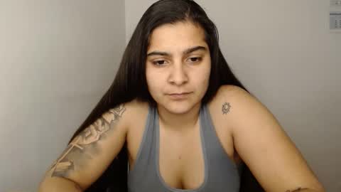 Snapshot of amanda5star chatting on 02.05.25 The queen of the biceps  online show from 02.05.25
