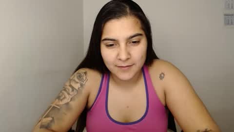 Snapshot of amanda5star chatting on 02.06.25 The queen of the biceps  online show from 02.06.25