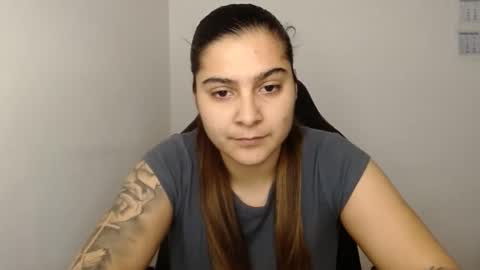 Snapshot of amanda5star chatting on 02.14.25 The queen of the biceps  online show from 02.14.25