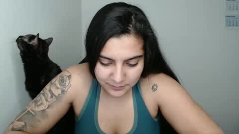 Snapshot of amanda5star chatting on 03.12.25 The queen of the biceps  online show from 03.12.25