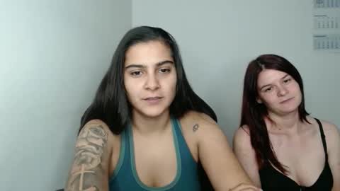 Snapshot of amanda5star chatting on 10.15.25 The queen of the biceps  online show from 10.15.25