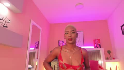  A M A N D A  online show from 01.23.25