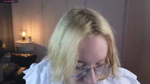 Snapshot of amanda_butlerr chatting on 06.28.26 Hi im Amanda online show from 06.28.26