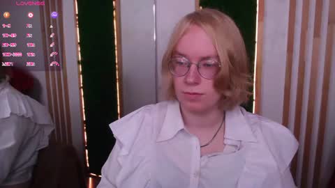 Snapshot of amanda_butlerr chatting on 07.12.26 Hi im Amanda online show from 07.12.26