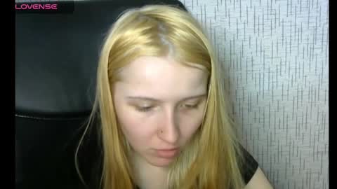 Snapshot of amanda_sherr chatting on 12.23.24 Amanda online show from 12.23.24