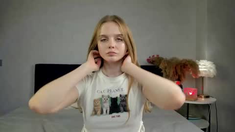 Snapshot of amanda_stele chatting on 10.26.25 Amanda online show from 10.26.25