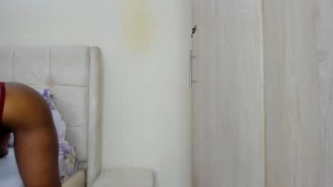 Snapshot of amanda_tint chatting on 11.05.25 Amanda tint online show from 11.05.25