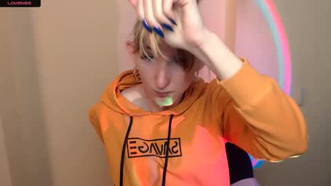 Snapshot of amandasentin chatting on 10.04.25 Amanda online show from 10.04.25