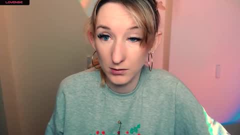 Snapshot of amandasentin chatting on 10.18.25 Amanda online show from 10.18.25