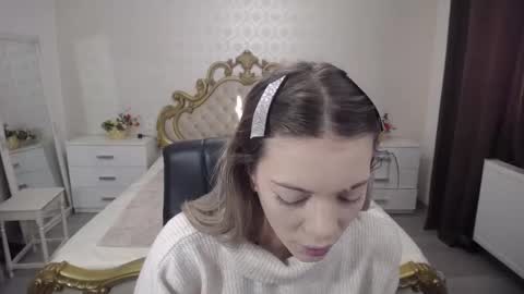 Snapshot of amandaswanson chatting on 10.22.25 AmandaTop online show from 10.22.25