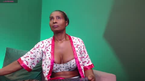 Snapshot of amara_bss_ chatting on 01.08.25 luna online show from 01.08.25