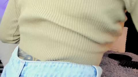 Snapshot of amara_vause chatting on 10.05.25 -  A M A R A - online show from 10.05.25