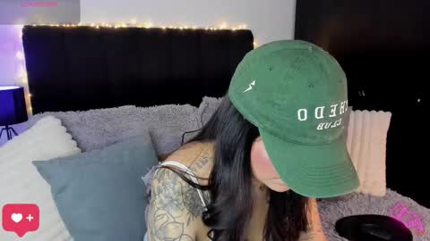 Snapshot of amara_vause chatting on 10.15.25 -  A M A R A - online show from 10.15.25