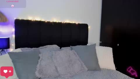 Snapshot of amara_vause chatting on 10.29.25 -  A M A R A - online show from 10.29.25