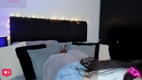 Snapshot of amara_vause chatting on 10.30.25 -  A M A R A - online show from 10.30.25