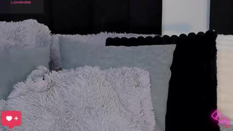 Snapshot of amara_vause chatting on 10.30.25 -  A M A R A - online show from 10.30.25