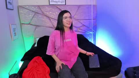 Snapshot of amara_velle chatting on 04.17.26 amara velle online show from 04.17.26