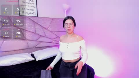 Snapshot of amara_velle chatting on 05.08.26 amara velle online show from 05.08.26