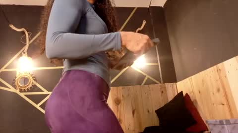 Snapshot of amara_vex chatting on 06.24.26 amara_vex online show from 06.24.26