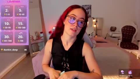 Snapshot of amaraa_couper1 chatting on 10.24.25 amaraa_couper1 online show from 10.24.25
