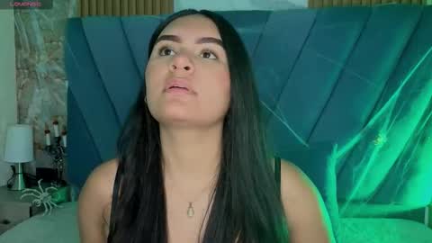 amarahanks_ online show from 10.29.25