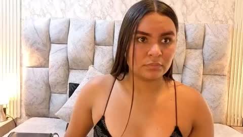 amarahanks_ online show from 11.25.25