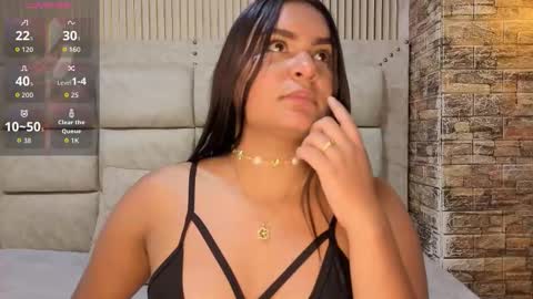 amarahanks_ online show from 12.04.25