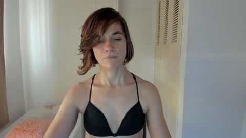 Snapshot of amaranthaajames chatting on 02.14.25 Amarantha online show from 02.14.25