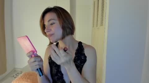 Snapshot of amaranthaajames chatting on 03.08.25 Amarantha online show from 03.08.25