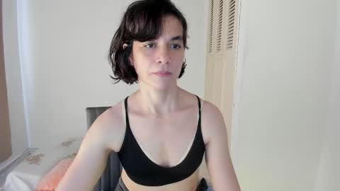 Snapshot of amaranthaajames chatting on 09.11.25 Amarantha online show from 09.11.25