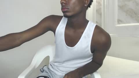 Snapshot of amare_25 chatting on 10.24.25 Amare online show from 10.24.25