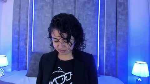 Snapshot of amarettho chatting on 03.07.25 Emily online show from 03.07.25