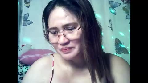 Snapshot of amazing_angel22 chatting on 04.10.26 amazing angel online show from 04.10.26