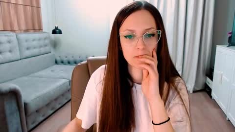 Snapshot of amazingeyes89 chatting on 01.13.25 Izza online show from 01.13.25