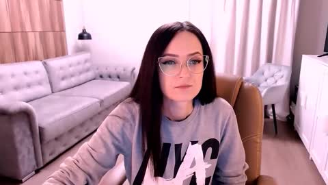 Snapshot of amazingeyes89 chatting on 09.29.25 Izza online show from 09.29.25