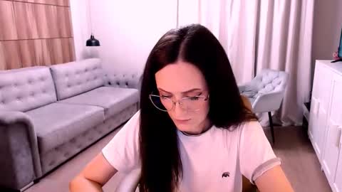 Snapshot of amazingeyes89 chatting on 11.24.25 Izza online show from 11.24.25