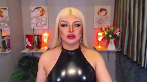 Snapshot of amazingfatcock_ts chatting on 01.11.25 MISS JAZMINE QUEEN OF HELLFIRE online show from 01.11.25