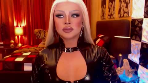 Snapshot of amazingfatcock_ts chatting on 10.21.25 MISS JAZMINE QUEEN OF HELLFIRE online show from 10.21.25