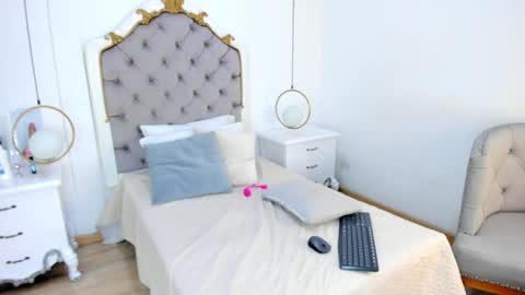 Sara online show from 12.30.24