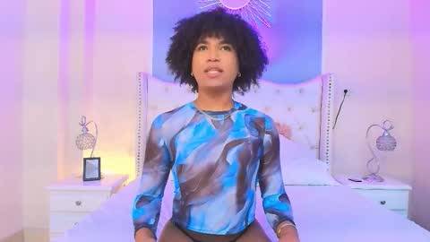 Ambar Colling online show from 10.06.25