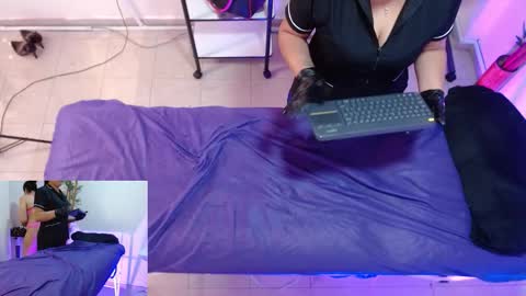 Ambar Jones online show from 09.24.25