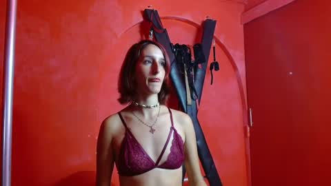ambar_roux1 online show from 03.03.25